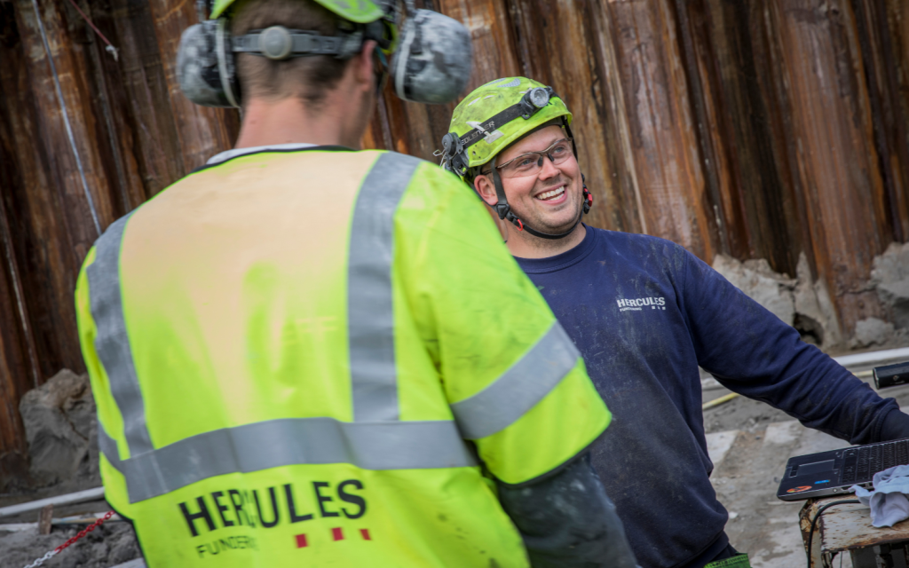 Hercules-Fundering-employees-smiling