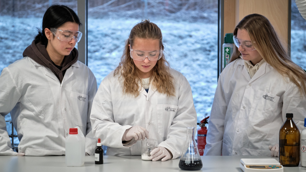 Case-Hoppensprett-akademiet-Students